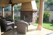 Backyards: Grills, barbecues, kitchens, fireplaces & pits: Image